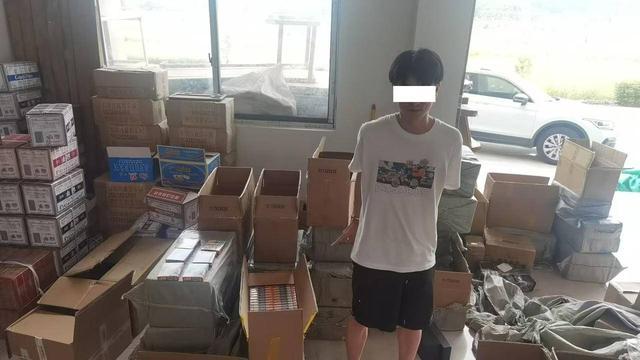 ！上海警方侦破一起假冒游戏卡牌案件涉案金额600万元麻将胡了模拟器试玩家族式团伙制销假冒“UNO”卡牌(图2)