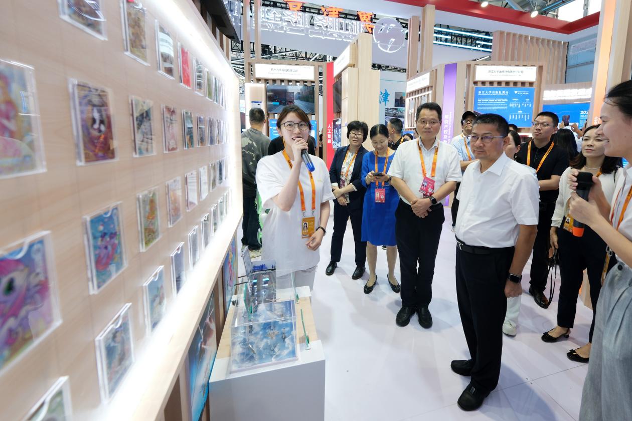 相2025服贸会潮流卡牌架起文化桥PG麻将胡了网站入口浙江卡游首次亮(图2) 相2025服贸会潮流卡牌架起文化桥PG麻将胡了网站入口浙江卡游首次亮(图2)